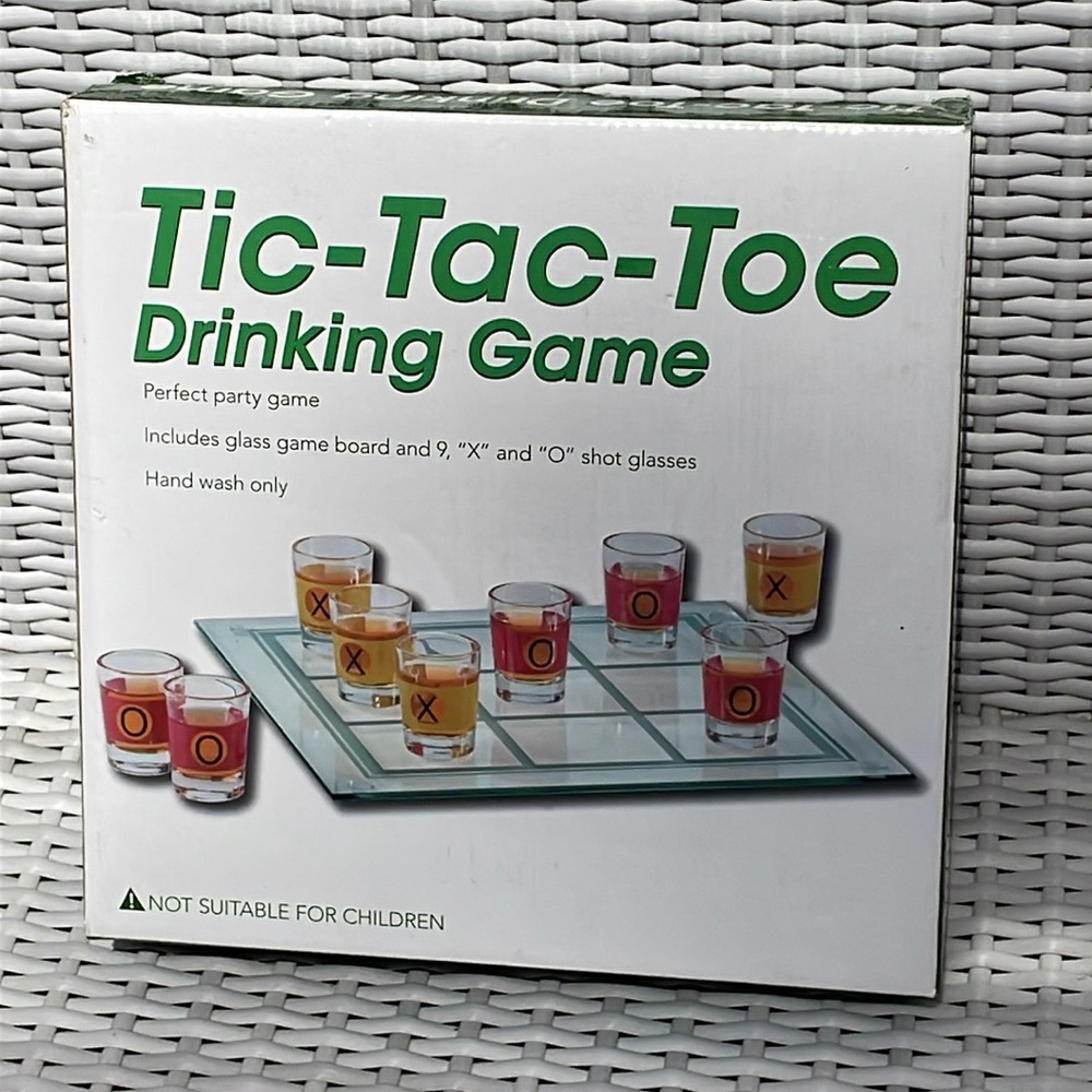 Tic-Tac-Toe Drinking Game - Glass Game Board & Shot Glass *IN BOX*